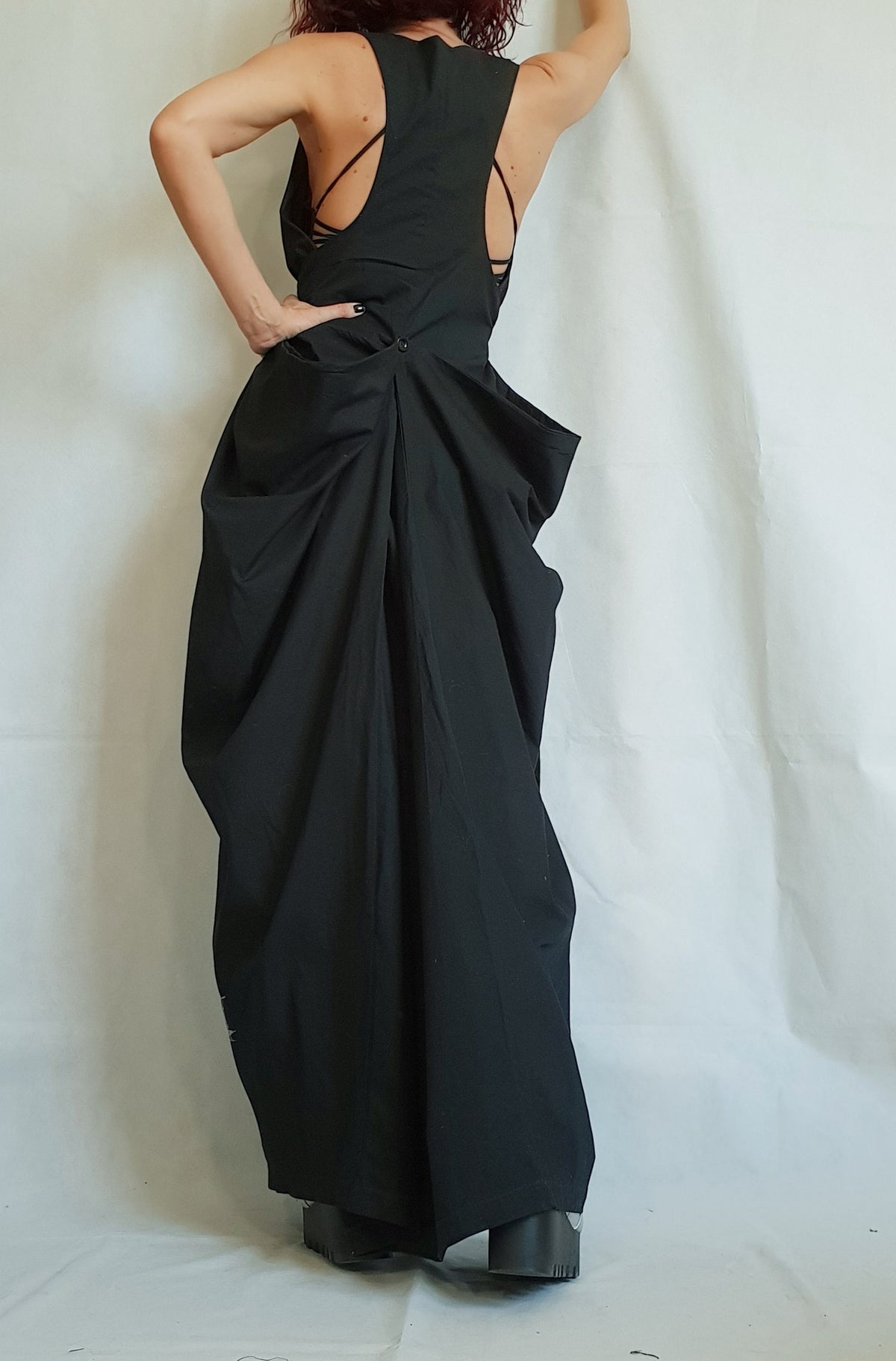 Black Open Back Maxi Gothic Dress, Sleeveless Plus Size Kaftan