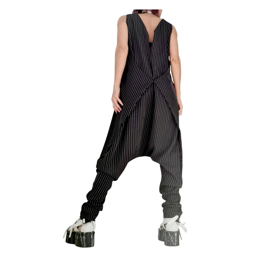 Asymmetric Black White Stripe Harem Jumpsuit, Gothic Wide Leg Sleeveless Overall for Women