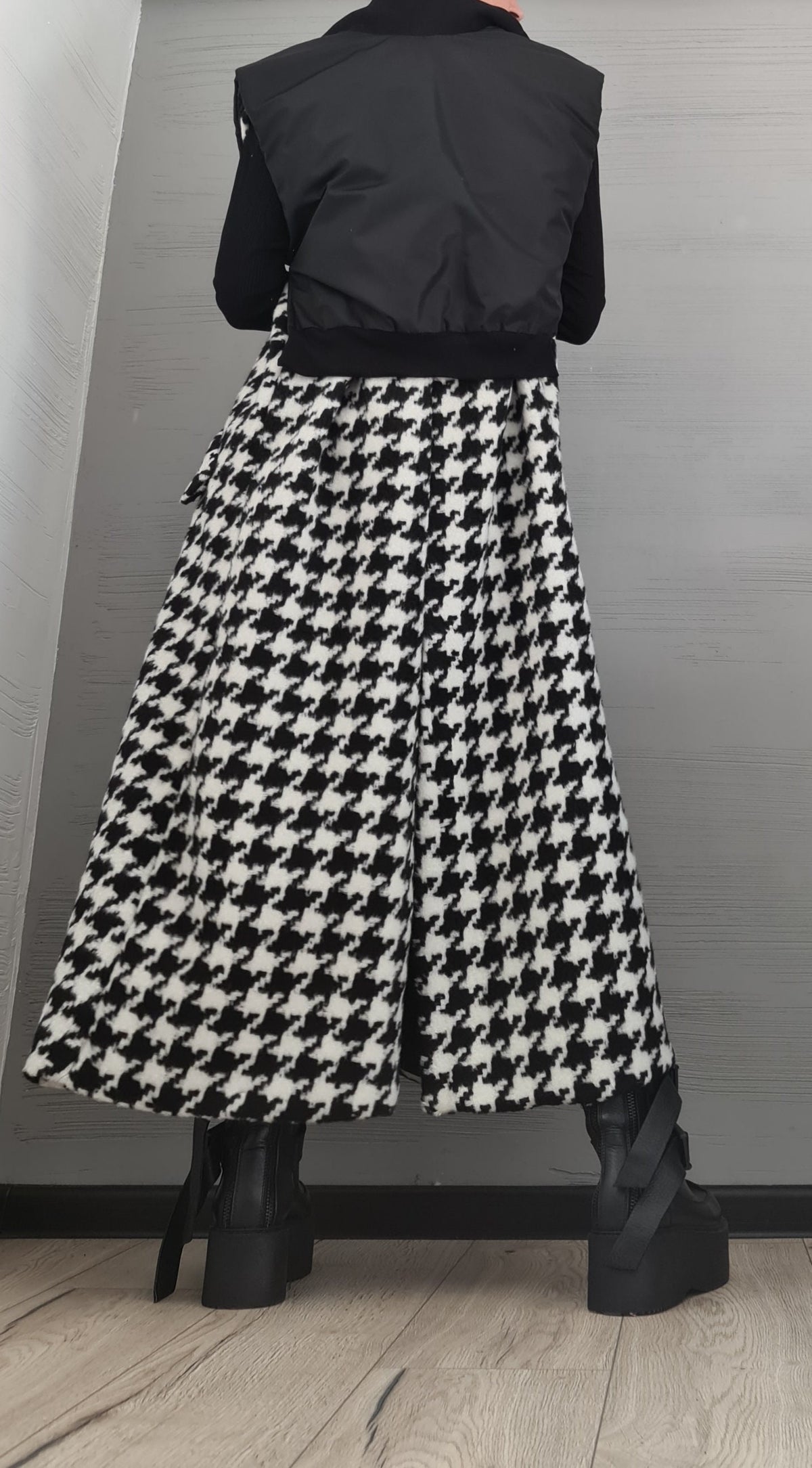Black Cropped Puffer Vest, Houndstooth Maxi Gilet, Two-Piece Sleeveless Set
