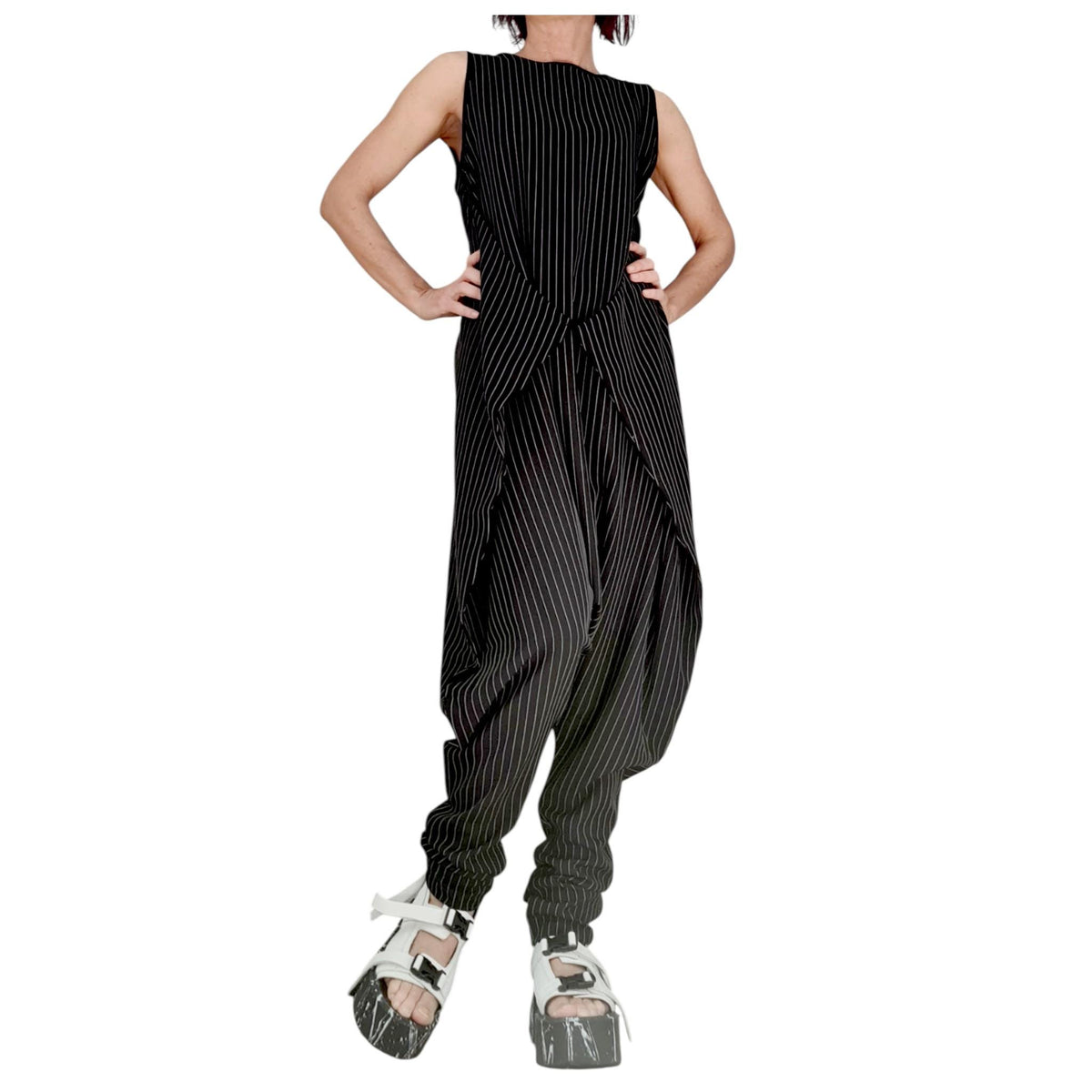 Asymmetric Black White Stripe Harem Jumpsuit, Gothic Wide Leg Sleeveless Overall for Women
