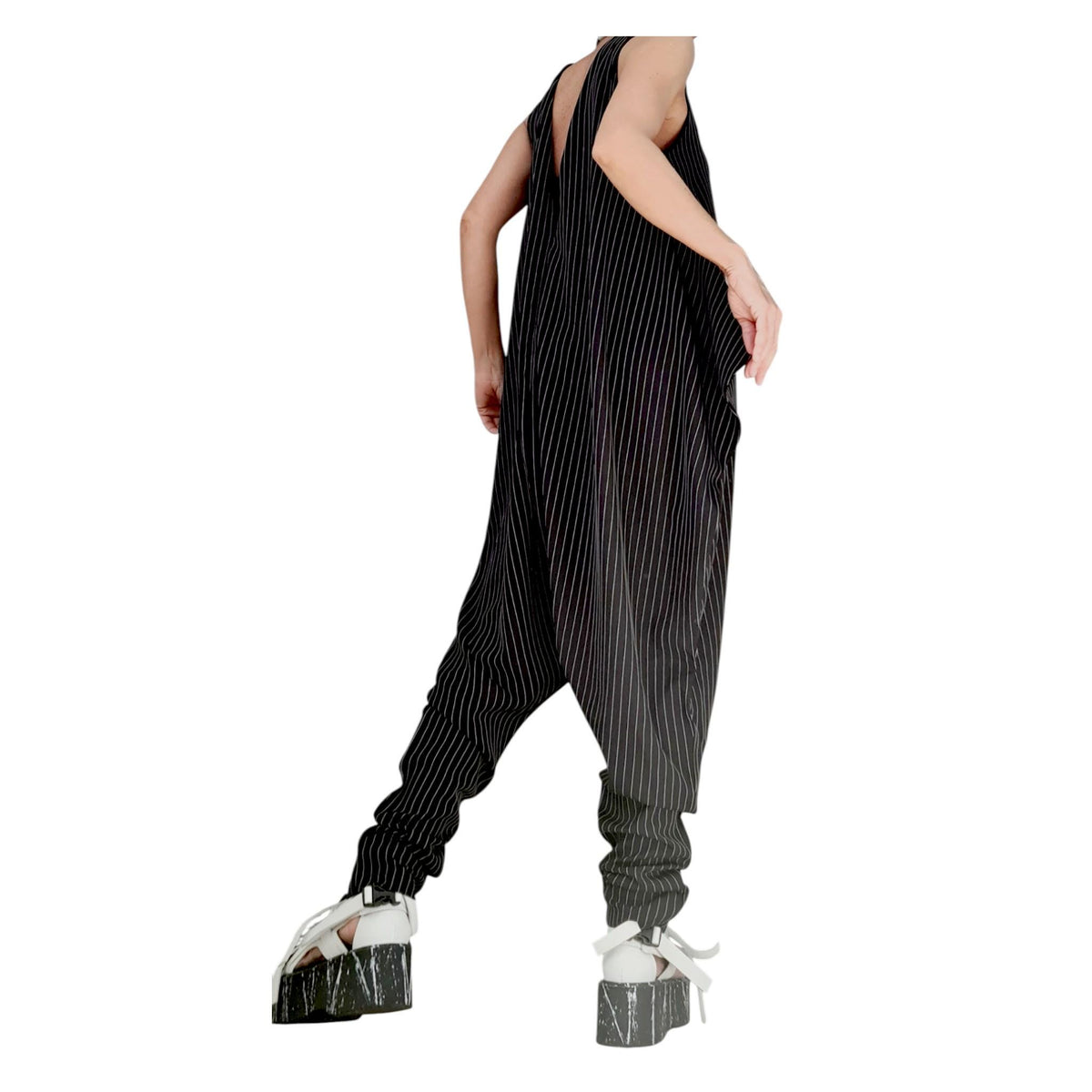 Asymmetric Black White Stripe Harem Jumpsuit, Gothic Wide Leg Sleeveless Overall for Women