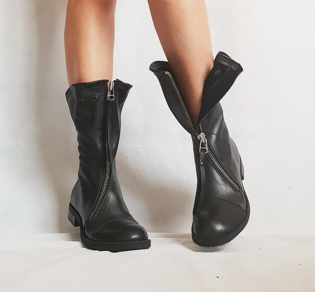 Black Leather Shoes, Gothic Booties, All seasons, Leather Ankle Boots, Flat Shoes, Steampunk Boots, Grunge Shoes, Comfortable Shoes