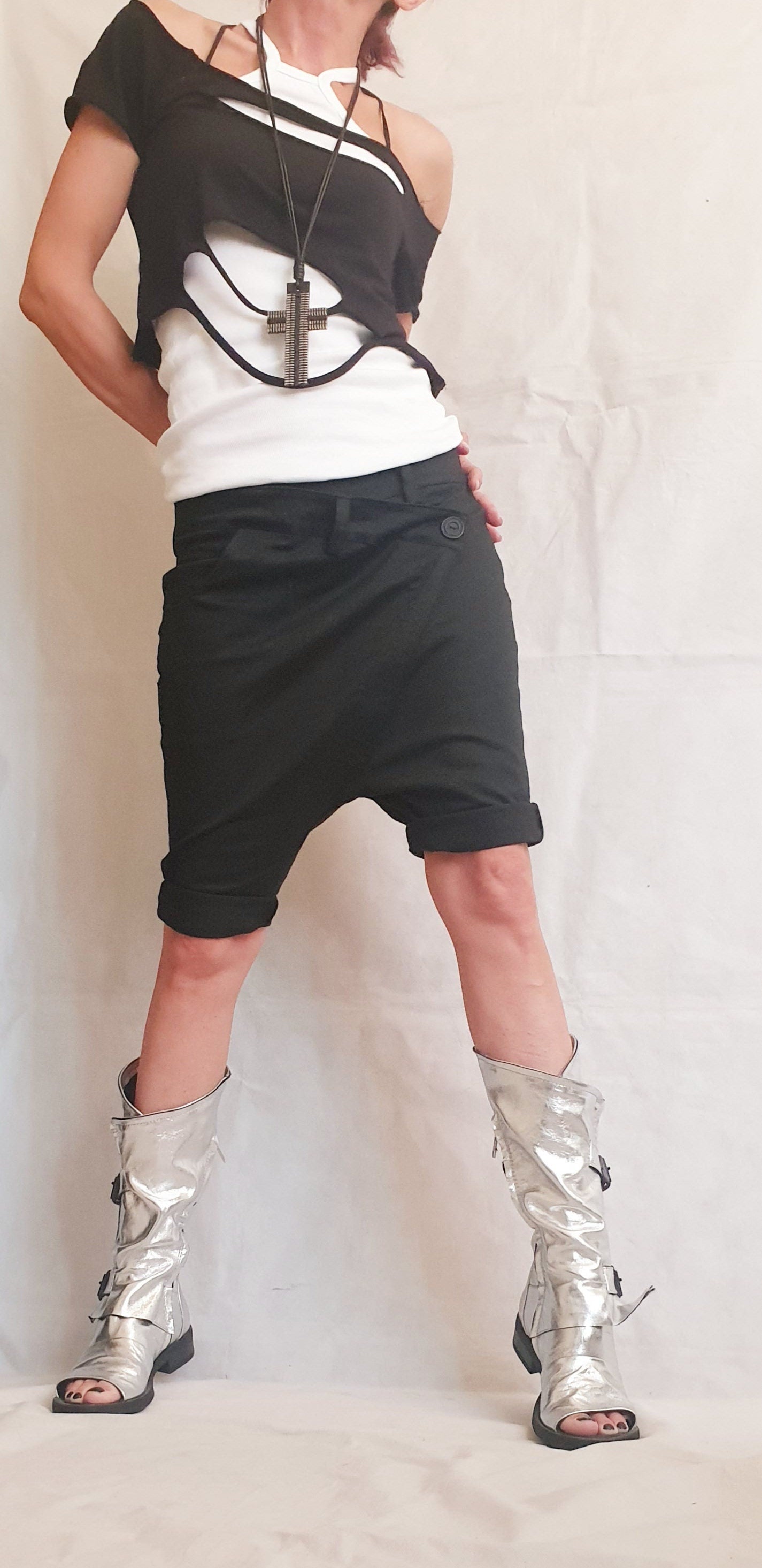 Loose Casual Pants/Extravagant Harem Pants/Women Pants/Baggy Pants/Short Black Pants/Casual Harem Trousers