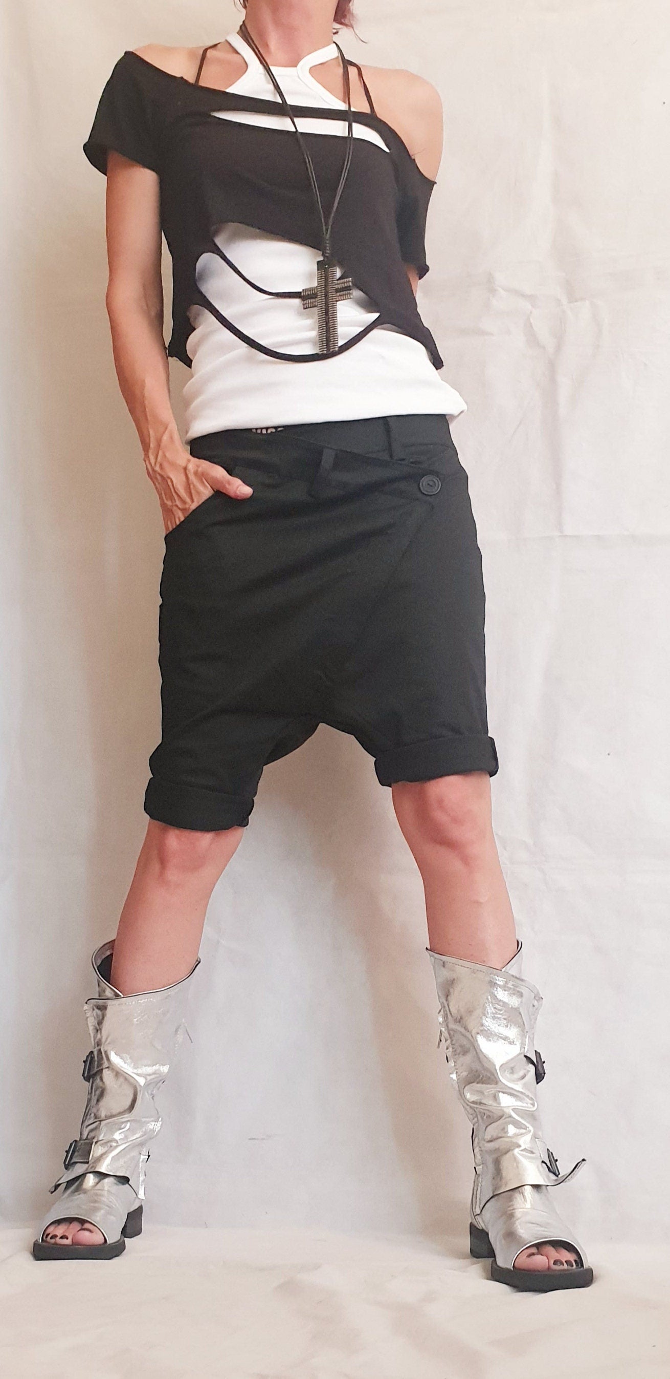 Loose Casual Pants/Extravagant Harem Pants/Women Pants/Baggy Pants/Short Black Pants/Casual Harem Trousers