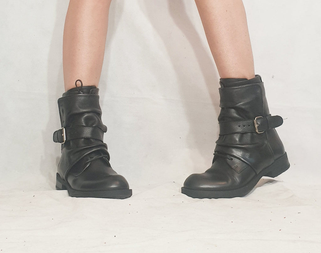 Leather Black Boots, Winter Boots, Gothic Boots, Steampunk Shoes, Women Ankle Boots, Leather Shoes, Leather Booties, Extravagant, Grunge