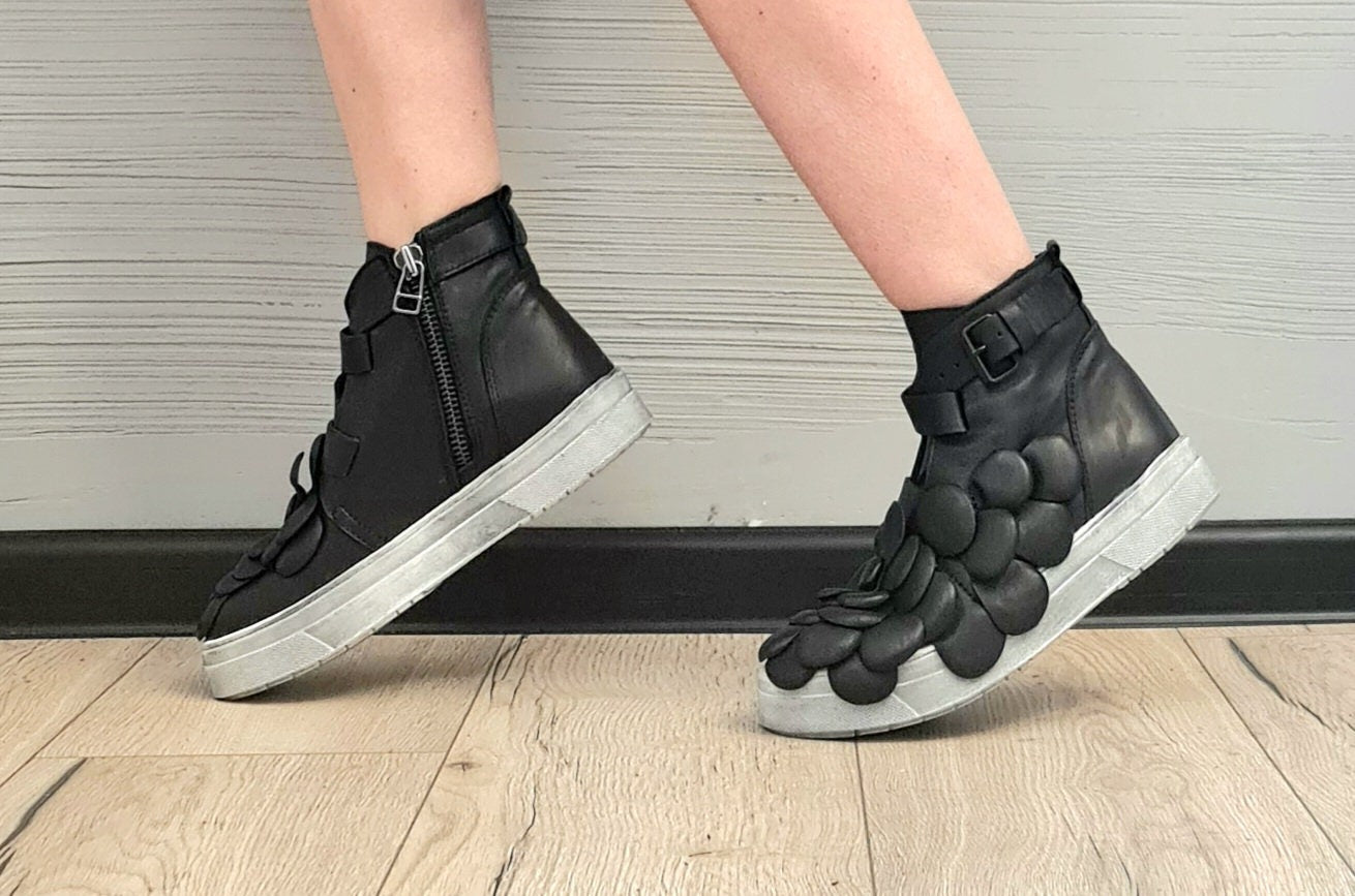 Black Genuine Leather Sneakers Women – Handmade Extravagant Urban Shoes, Floral Design, Casual Outfit Sneakers, Sizes 42–45