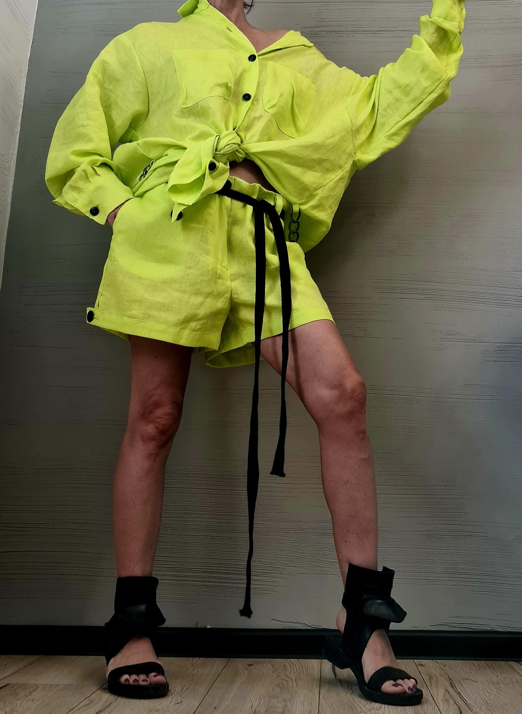 Extravagant Summer Linen Set, Sexy Blouse Shorts Set, Asymmetrical Top, Sexy Women Set, Open Back Blouse, Short Blouse Pants, Avant-garde